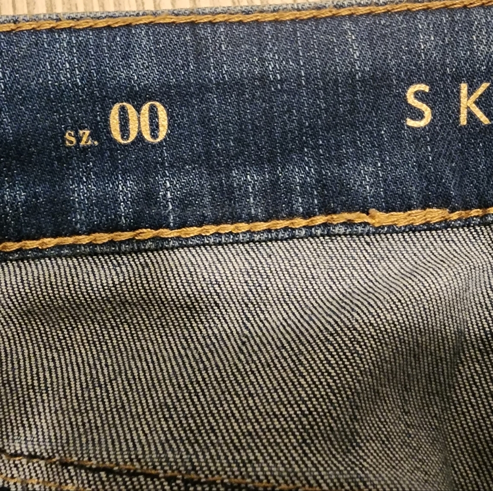 White House Black Market Jean's - Picture 9 of 10